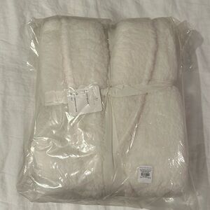 Pottery barn size S teddy bear robe - BNWT